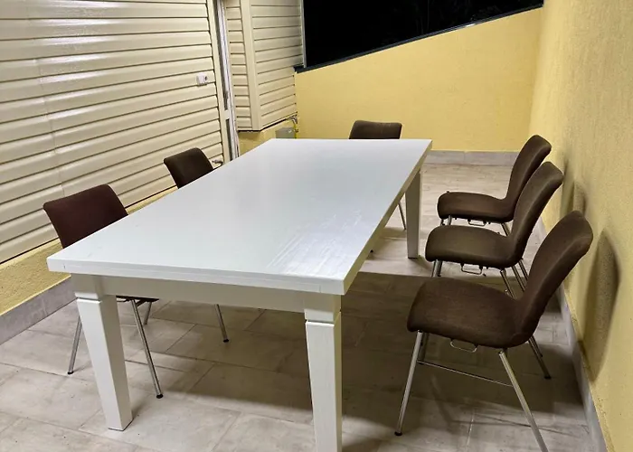 Haus Ksena בית נופש